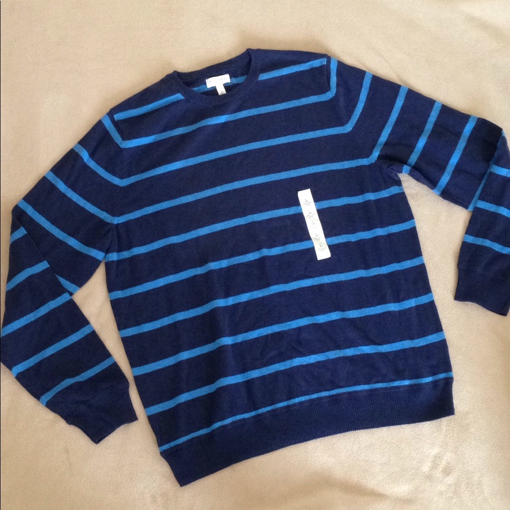 New Men's size large sweater